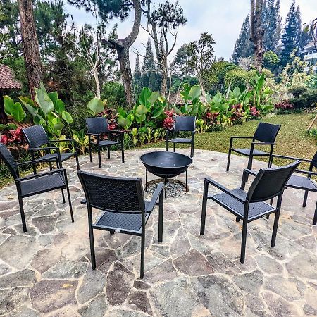 Cottonwood Exclusive Villa @Lembang Asri - Jacuzzi Playground Netflix Billyard Zewnętrze zdjęcie