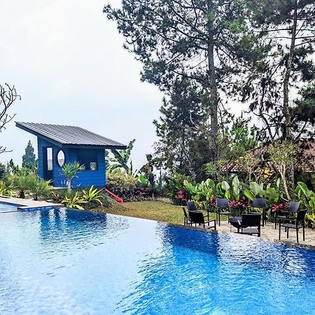 Cottonwood Exclusive Villa @Lembang Asri - Jacuzzi Playground Netflix Billyard Zewnętrze zdjęcie