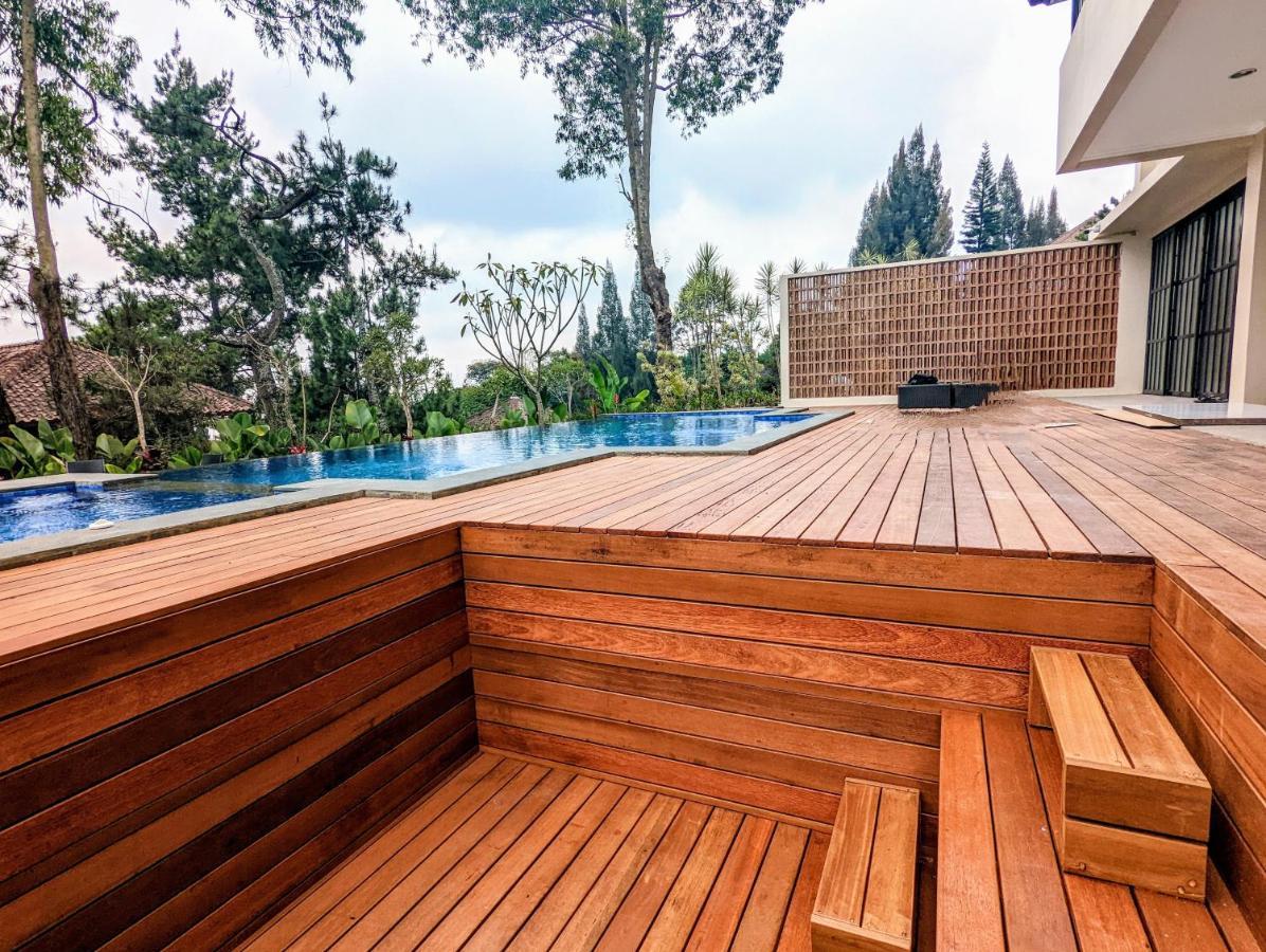 Cottonwood Exclusive Villa @Lembang Asri - Jacuzzi Playground Netflix Billyard Zewnętrze zdjęcie