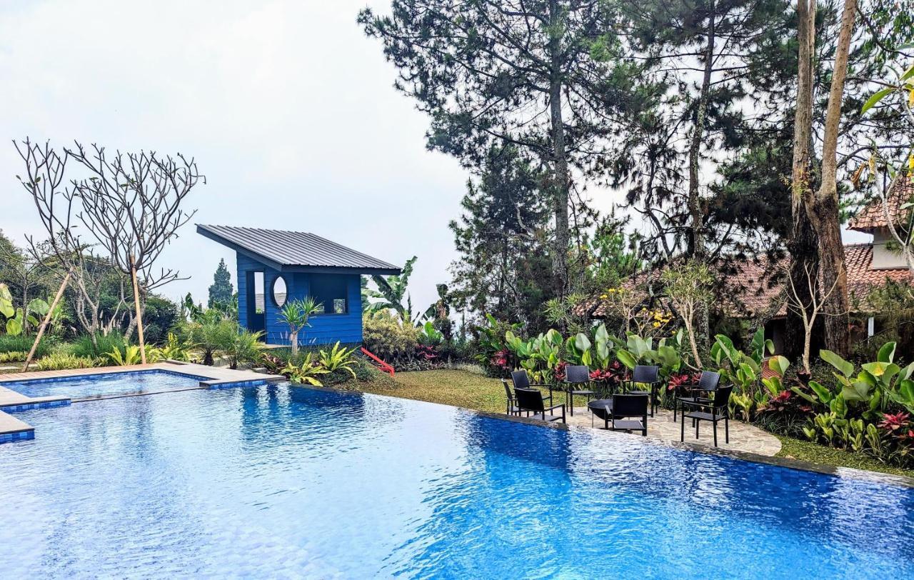 Cottonwood Exclusive Villa @Lembang Asri - Jacuzzi Playground Netflix Billyard Zewnętrze zdjęcie